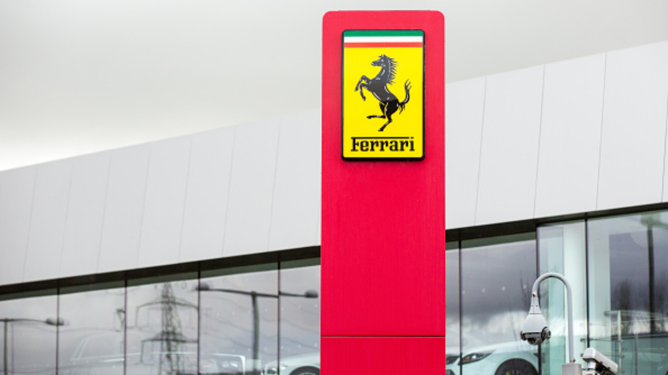 SWINDON, UNITED KINGDOM - 2021/02/03: Ferrari logo seen in front of the Official Ferrari Dealer - Dick Lovett in Swindon. (Photo by Karol Serewis/SOPA Images/LightRocket via Getty Images)