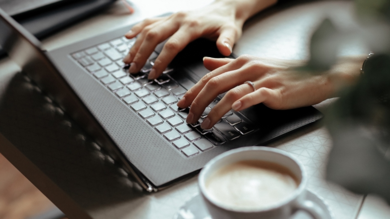 beautiful-young-woman-in-the-home-office-working-from-home-teleworking-concept-1