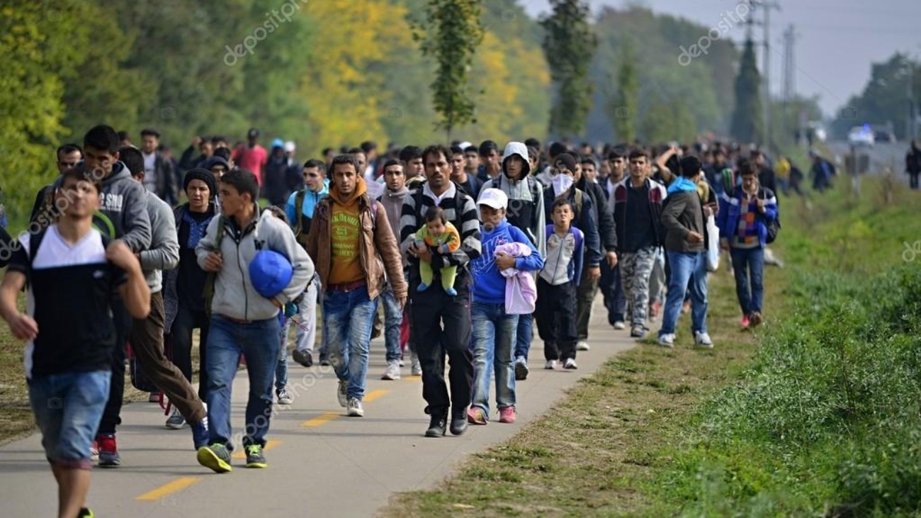 depositphotos_86067230-stock-photo-refugees-leaving-hungary