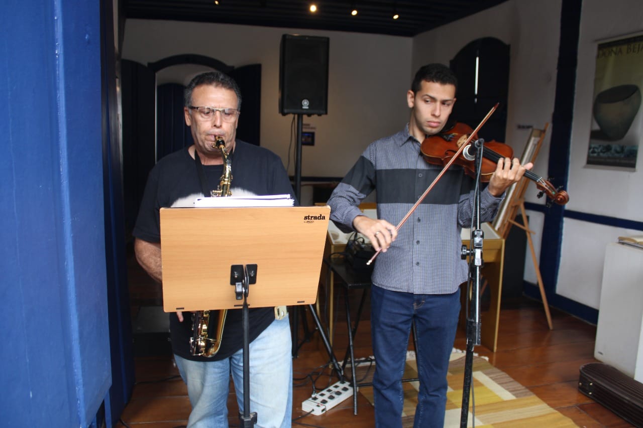 2º NESTE NATAL SEJA LUZ: Museu Dona Beja recebe apresentação musical da Família Passos