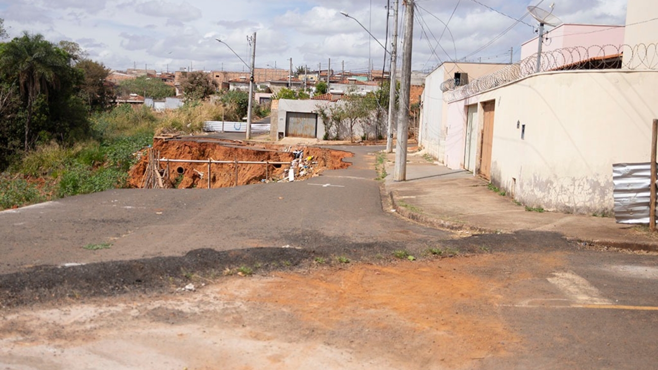 Erosao-no-bairro-Pao-de-Acucar-3