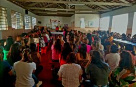 Encontro em Araxá certifica educadores em programa de formação continuada para crianças de 4 e 5 anos