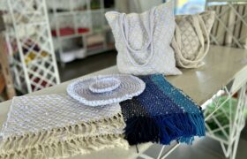 Parceria entre Fundação Cultural Calmon Barreto e McCain transforma uniformes usados em peças artesanais