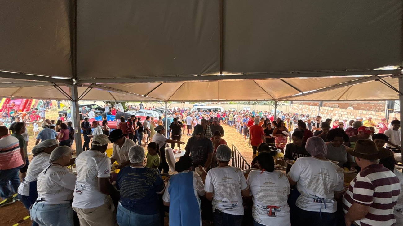 Com apoio da Prefeitura de Araxá, Encontro de Folia de Reis reúne mais de 10 mil pessoas (8)