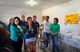 Projeto Teia Sustentável: uniformes usados viram cobertores para aquecer vidas