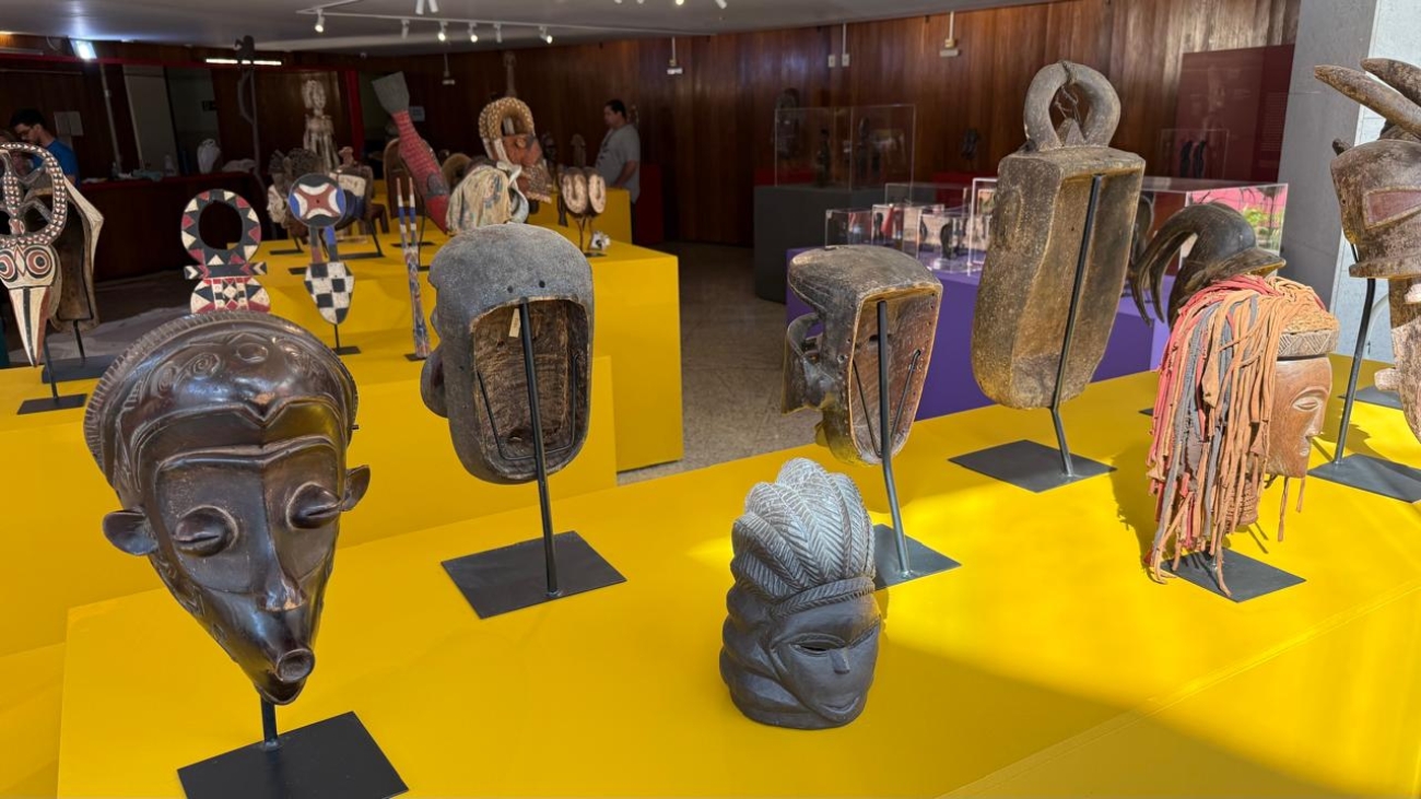 Teatro Municipal recebe a exposição “Arte Africana Máscaras e Esculturas”, com abertura nesta quinta (16)